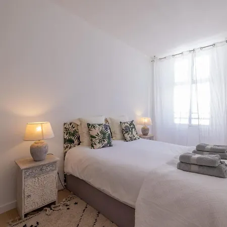 2 Bedroom In Centre: Santiago Cannes